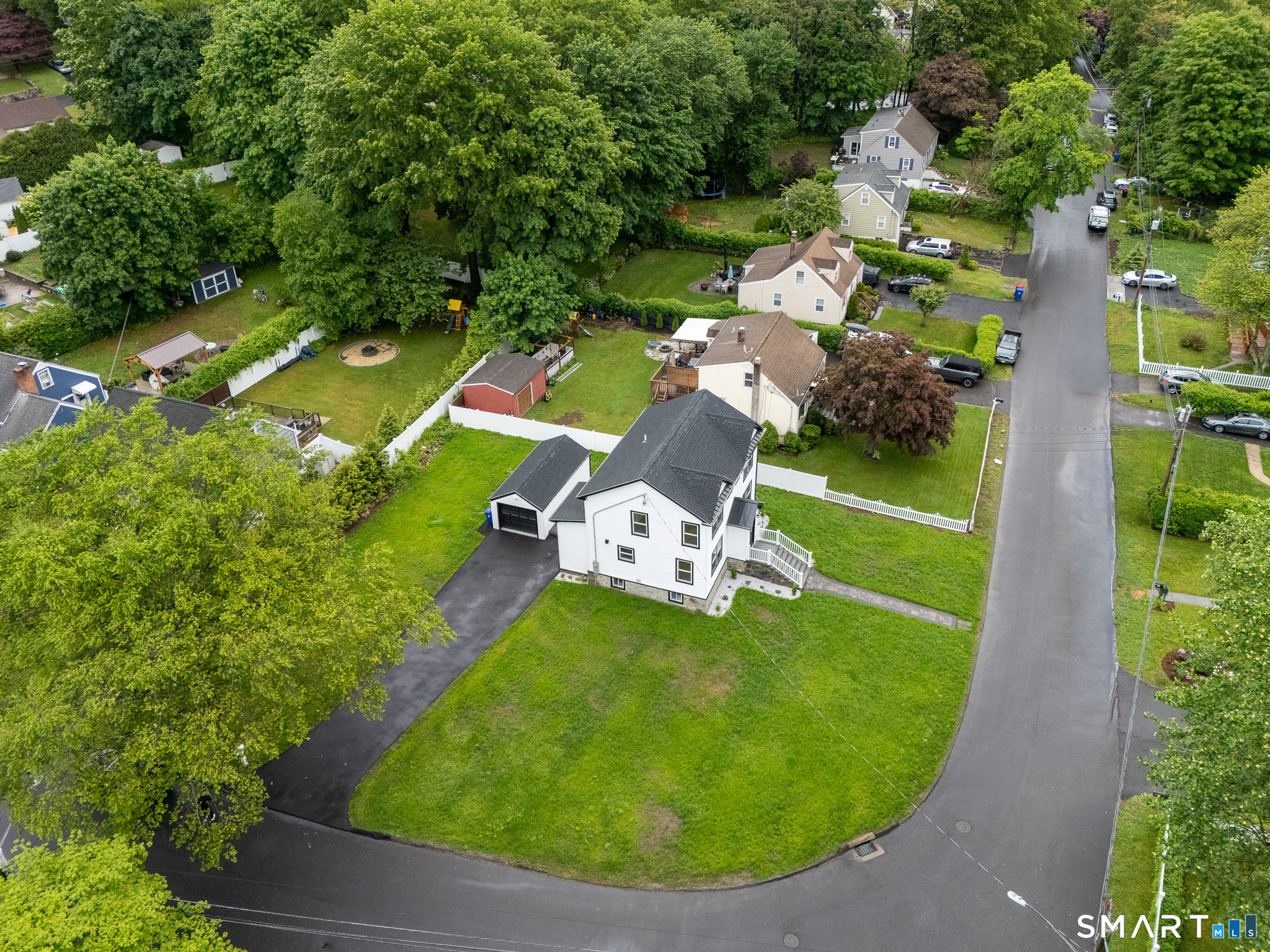 10 Cutrone Road Norwalk, CT 06850 - Photo 2 of 40