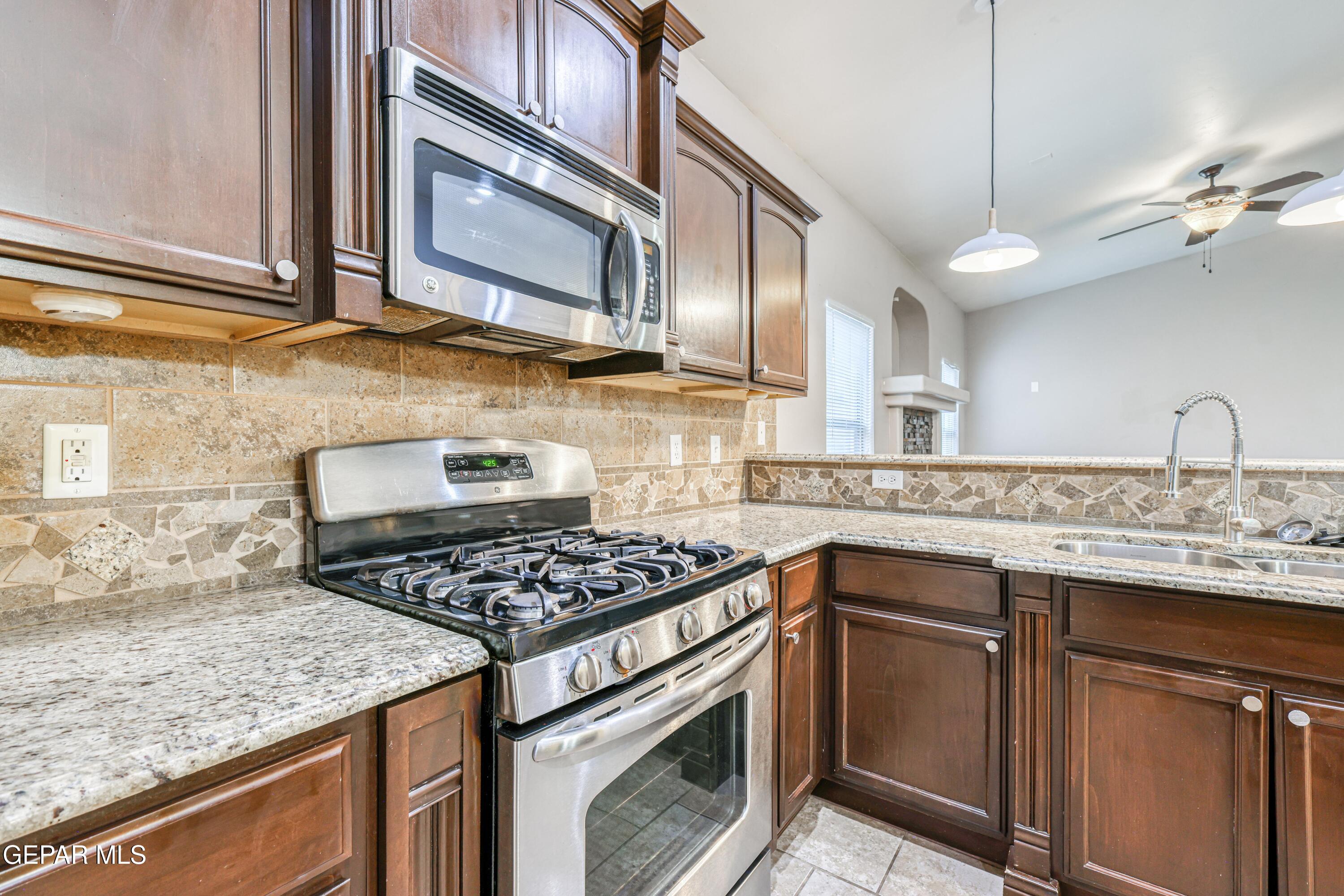 14209 Rattler Point Drive El Paso, TX 79938 - Photo 26 of 54 362A5533_HDR