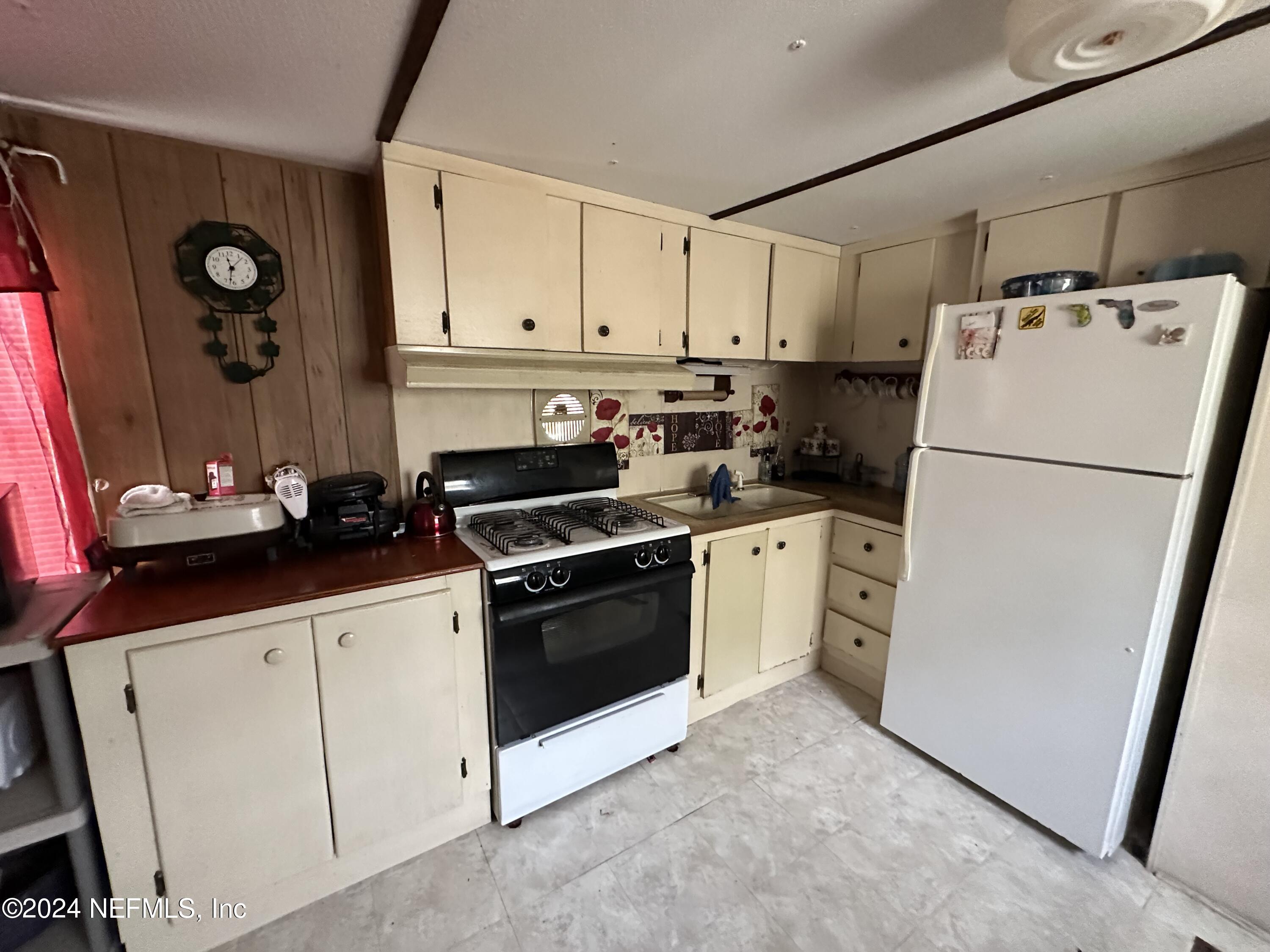 237 Pine Tree Trail Crescent City, FL 32112 - Photo 2 of 22 IMG_6981