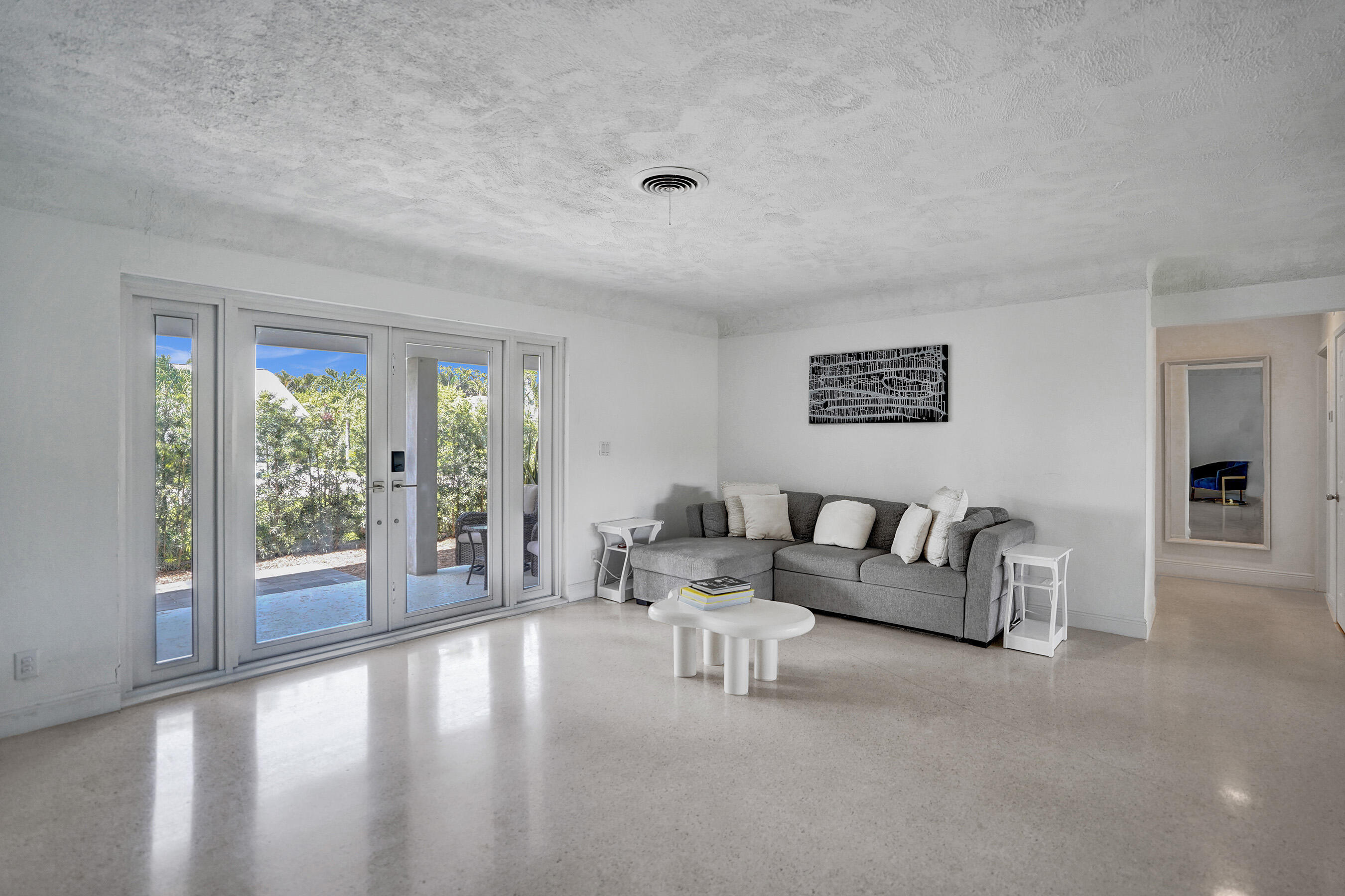 246 Northeast 30th Street Boca Raton, FL 33431 - Photo 5 of 35 DSC07303