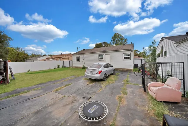 $230,000 | 723 Ryan Road, Dallas, TX 75224