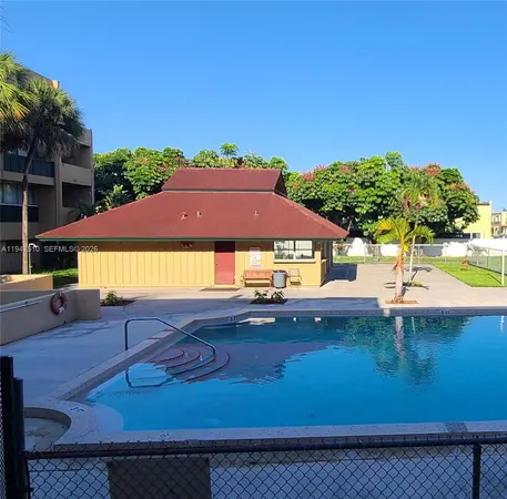 $2,050 | 1750 West 56th Street, Unit 210, Hialeah, FL 33012