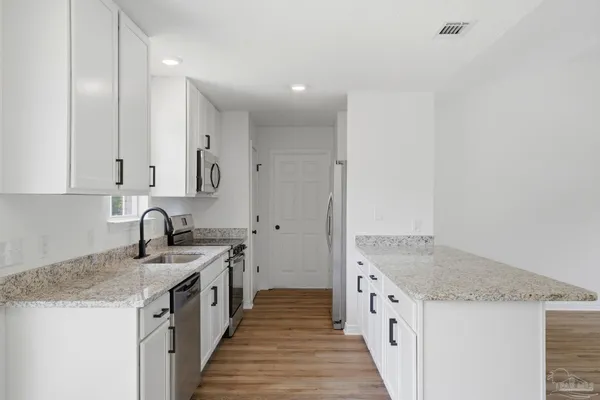 $394,900 | 711 Nancy Lane, Molino, FL 32577
