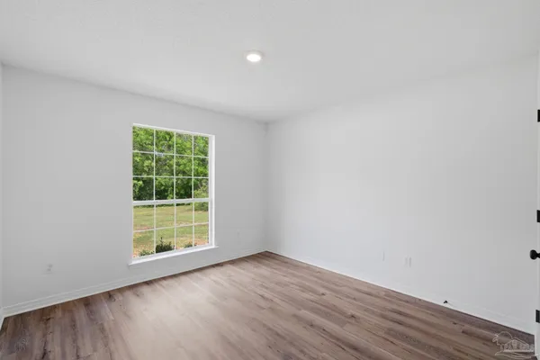 $394,900 | 711 Nancy Lane, Molino, FL 32577