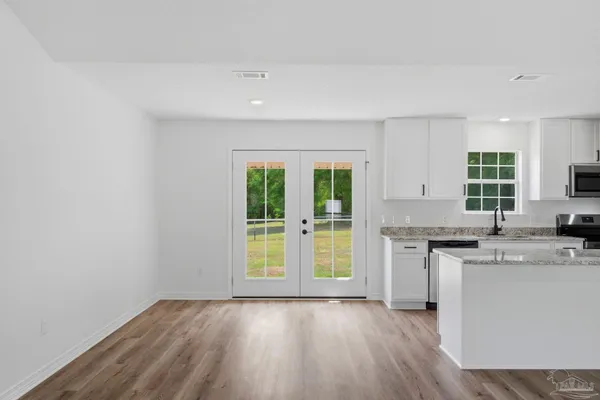 $394,900 | 711 Nancy Lane, Molino, FL 32577