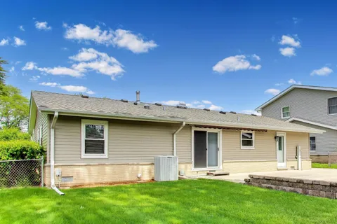 $389,900 | 241 Brookhaven Drive, Elk Grove Village, IL 60007