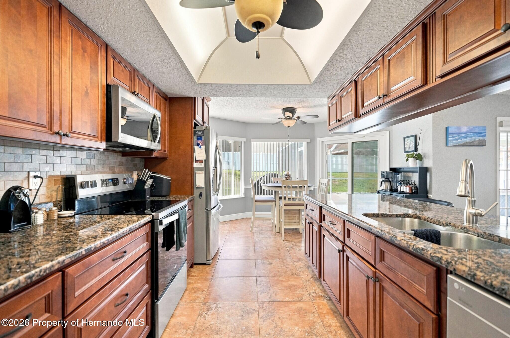 10381 Flag Road Spring Hill, FL 34608 - Photo 10 of 41 Gallery Image 10