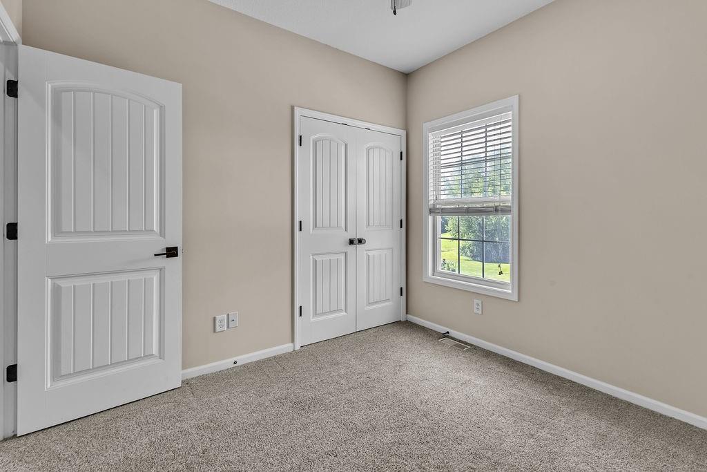 2708 Meadow Ridge Drive St. Joseph, MO 64504 - Photo 18 of 60