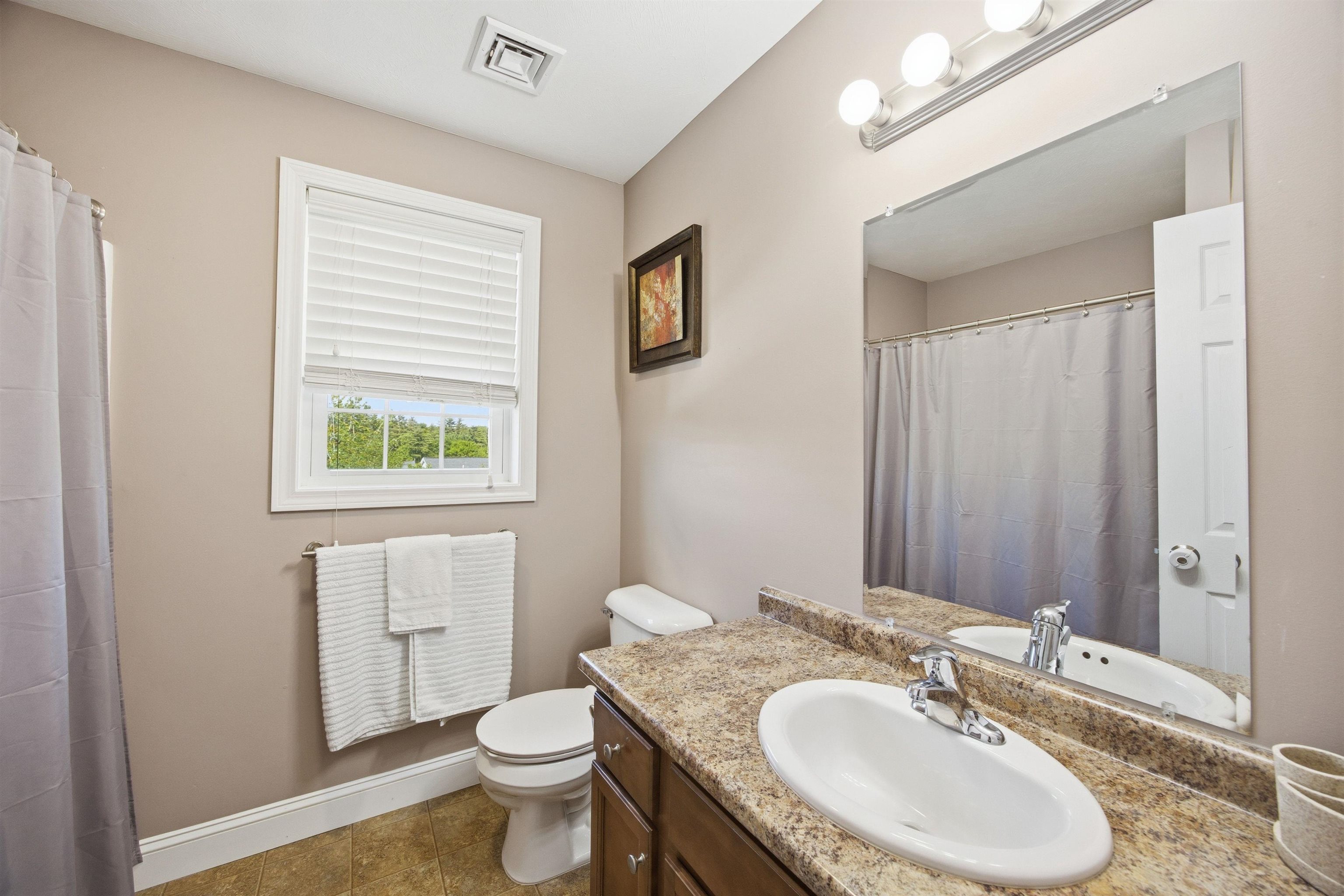 317 University Circle Hooksett, NH 03106 - Photo 25 of 44