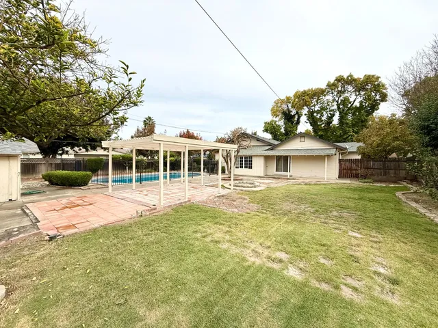 $424,999 | 301 South 3rd Street, Patterson, CA 95363