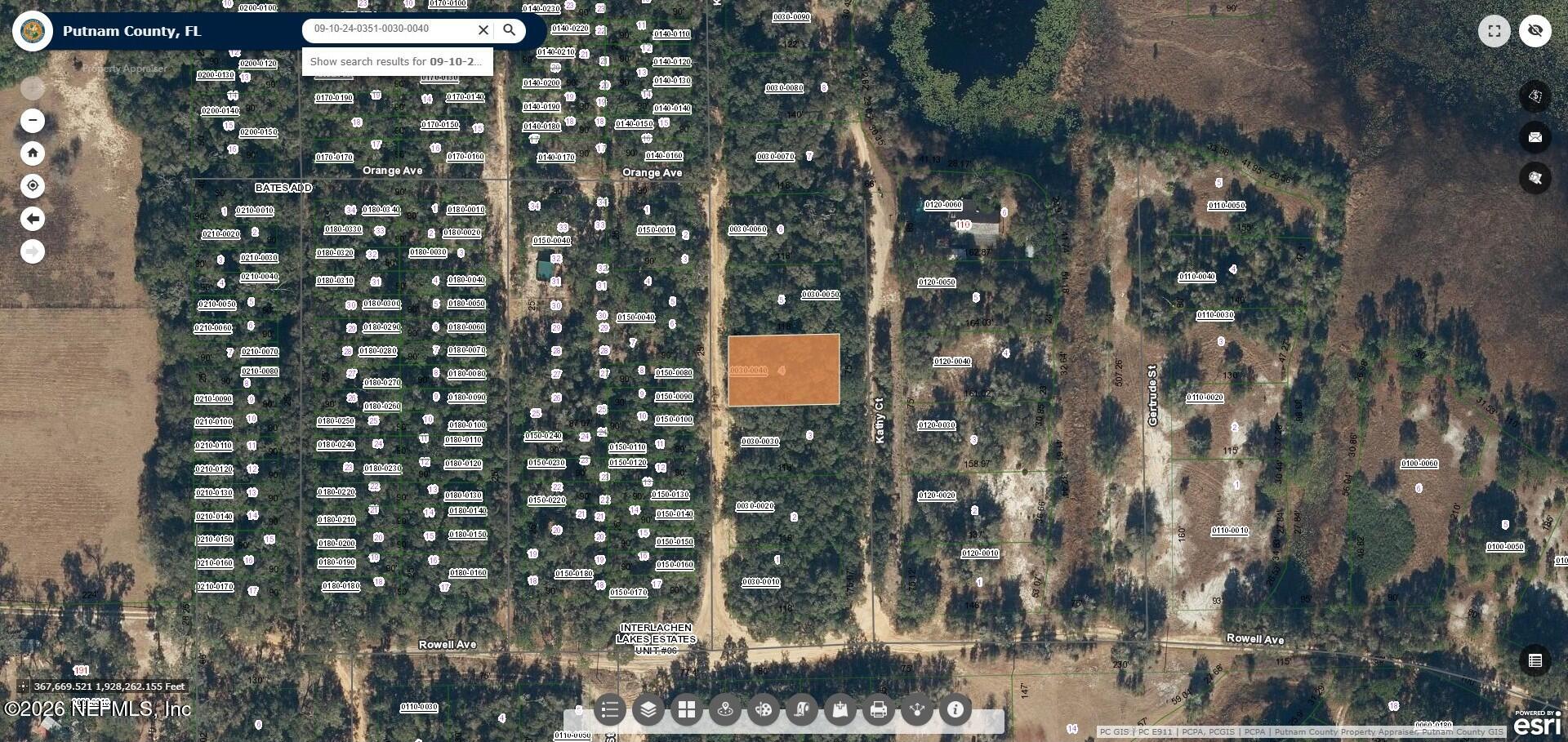 188 Kay Street Interlachen, FL 32148 - Photo 3 of 9 a picture of a bathroom