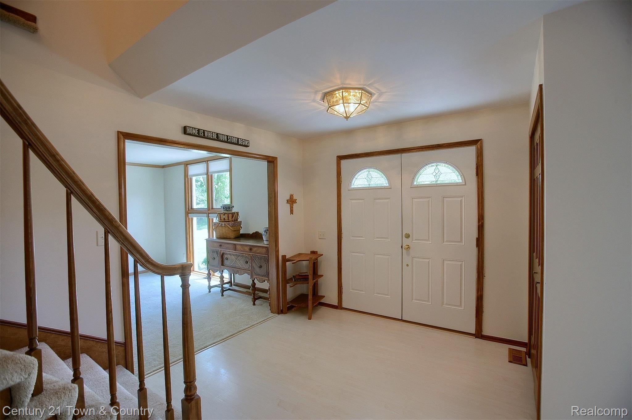 4-Foyer.jpg