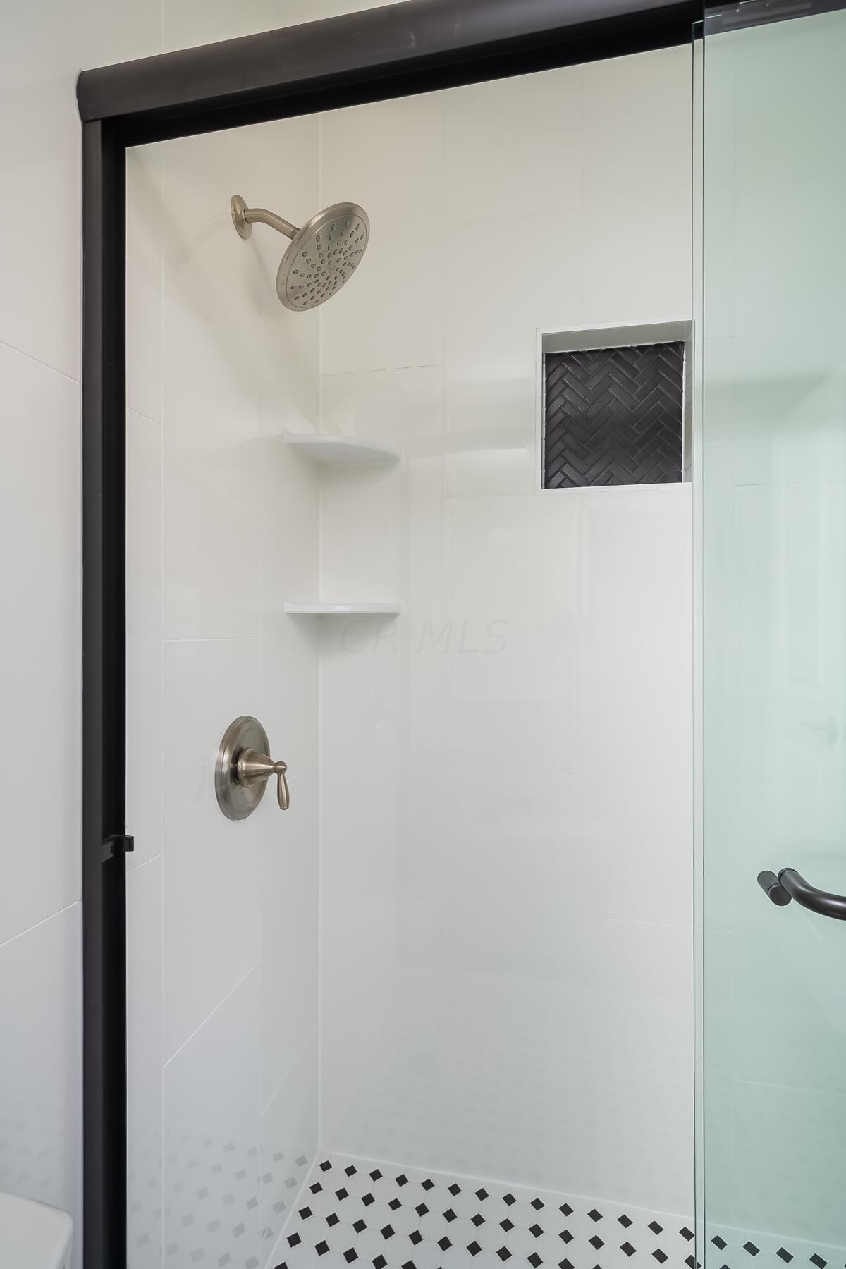 6001 Moore Road Delaware, OH 43015 - Photo 25 of 39 Primary Bathroom