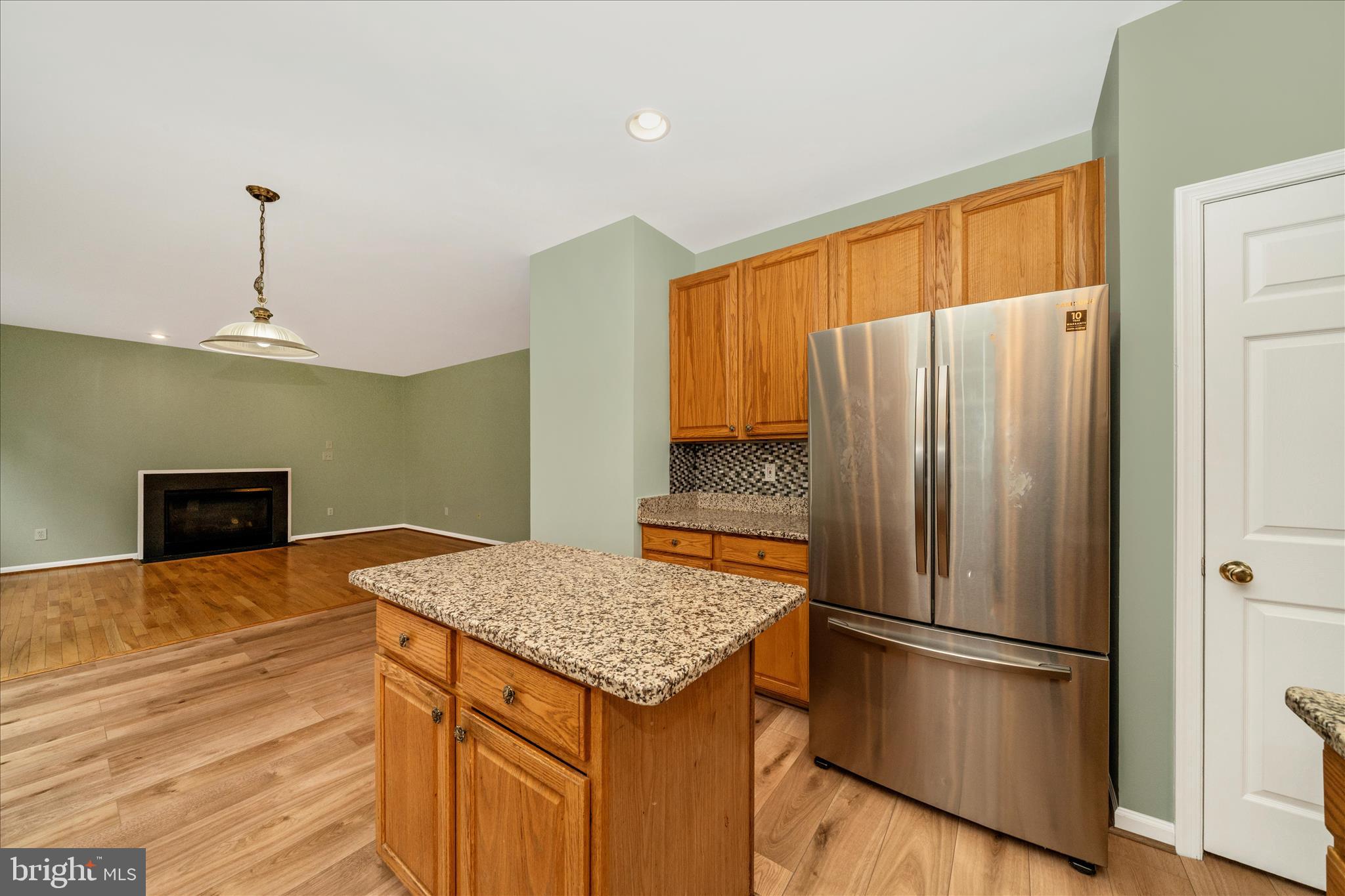 19316 Moon Ridge Drive Germantown, MD 20876 - Photo 17 of 55 DSC06485