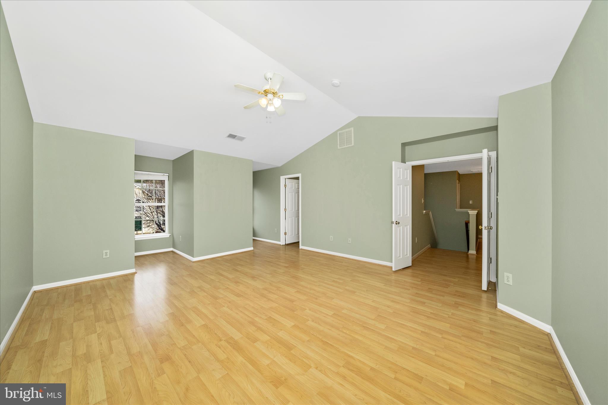 19316 Moon Ridge Drive Germantown, MD 20876 - Photo 20 of 55 DSC06499