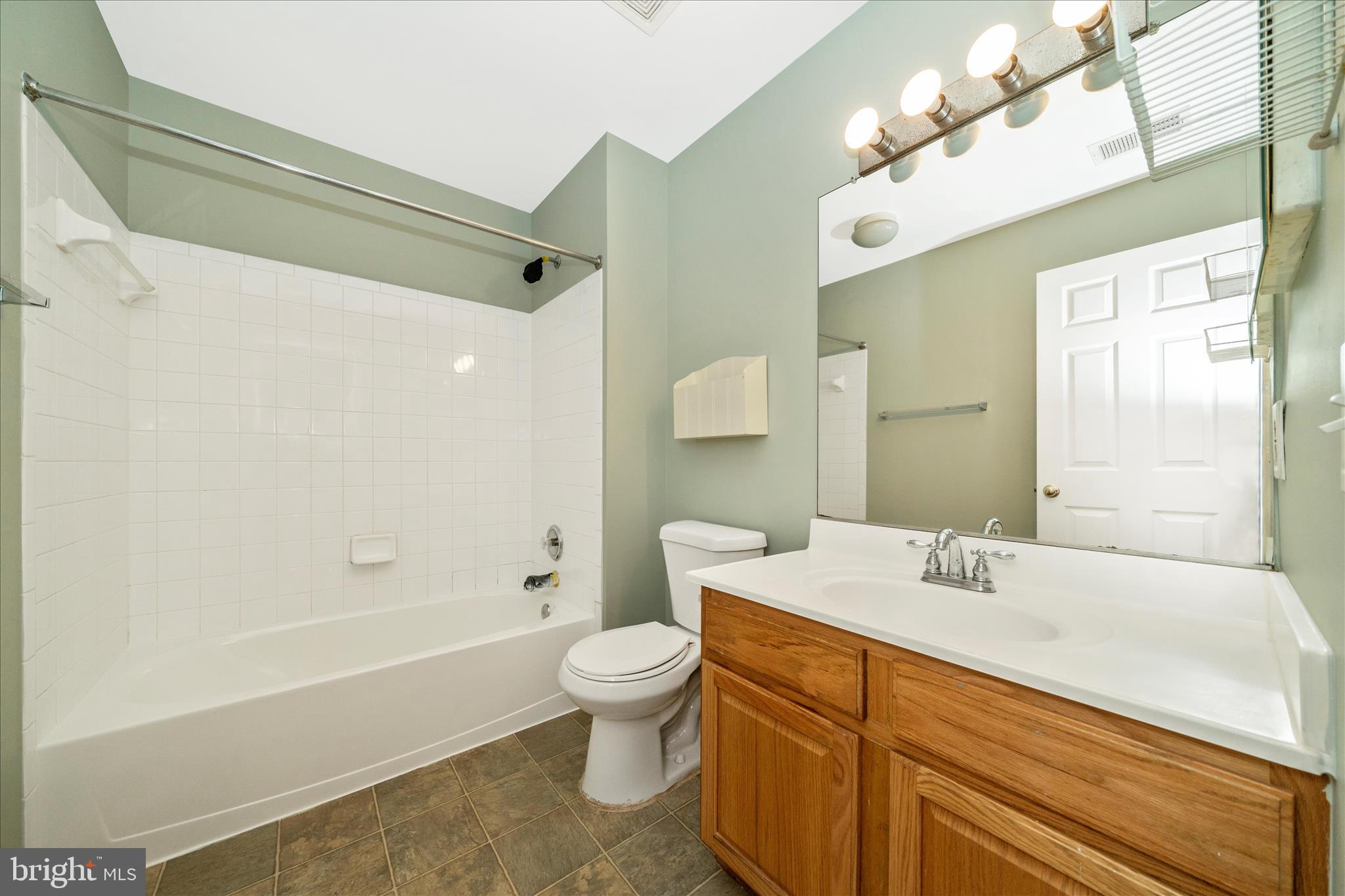 19316 Moon Ridge Drive Germantown, MD 20876 - Photo 35 of 55 DSC06547