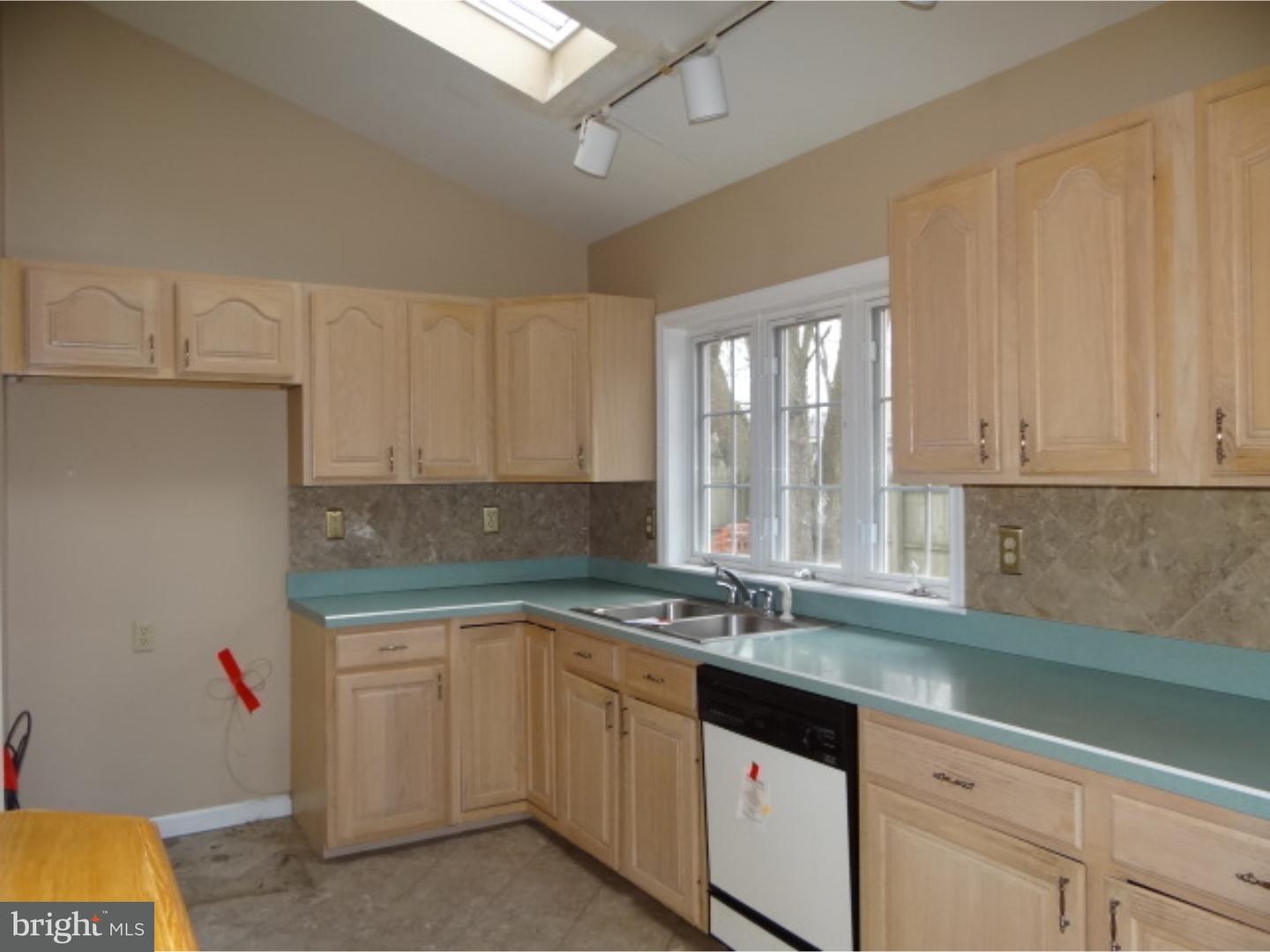 213 Hayes Street Carneys Point, NJ 08069 - Photo 11 of 20 Gallery Image 11