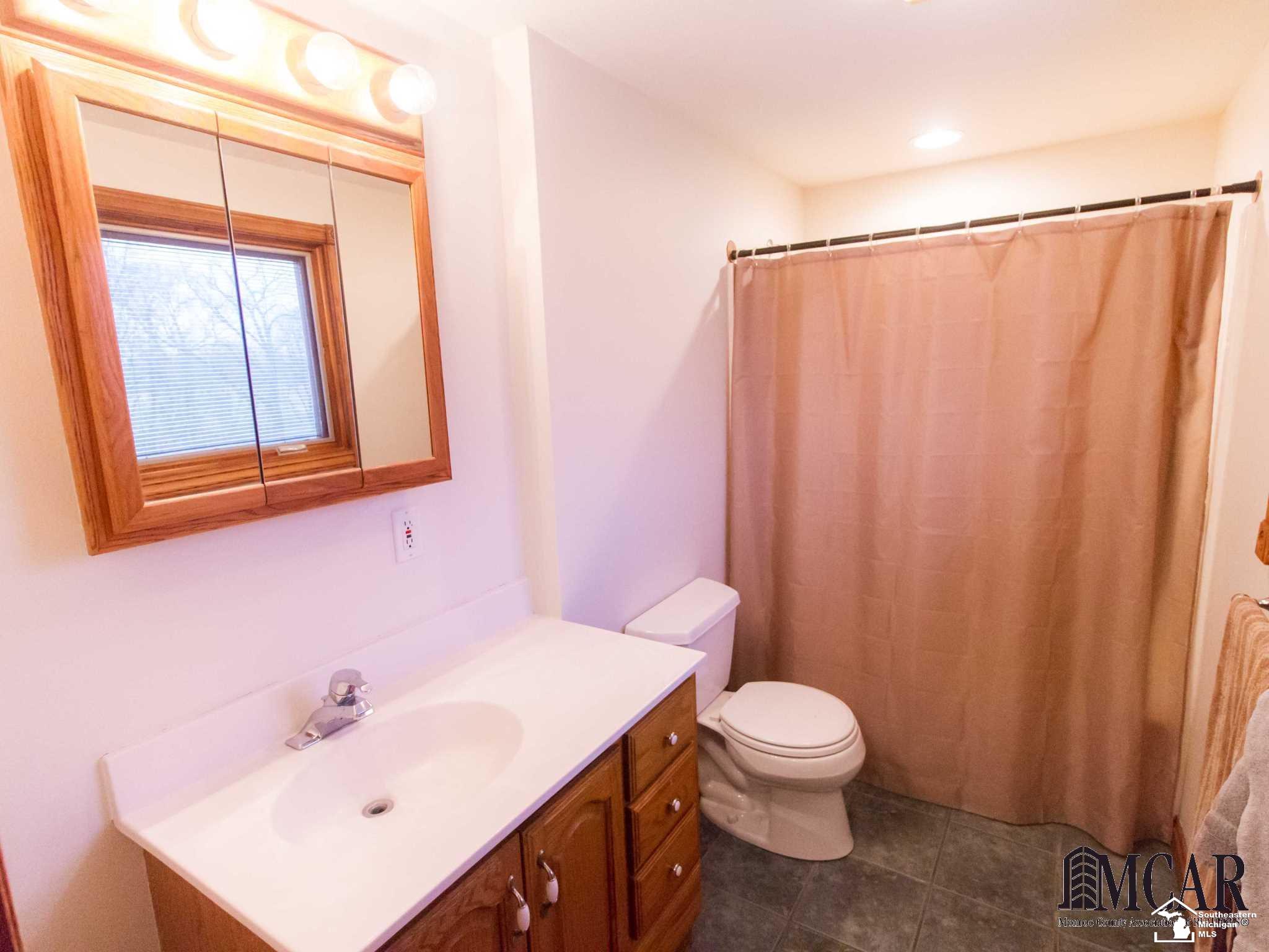 13533 Stowell Road Dundee, MI 48131 - Photo 19 of 34