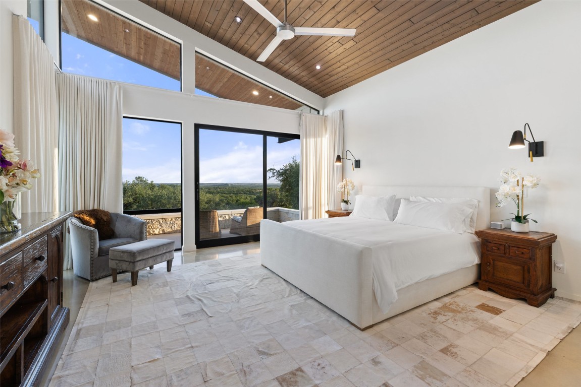 201 Gold Nugget Road Wimberley, TX 78676 - Photo 13 of 40 a living room with furniture