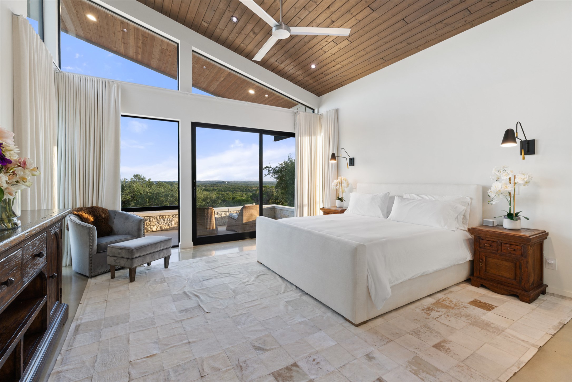 201 Gold Nugget Road Wimberley, TX 78676 - Photo 13 of 40 a living room with furniture