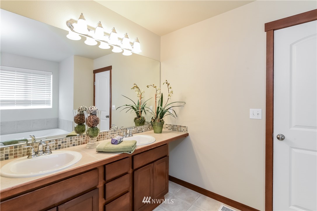 16133 2nd Avenue Southeast Bothell, WA 98012 - Photo 14 of 20