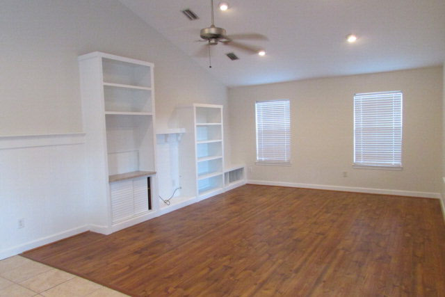 24602 Tarpon Lane Orange Beach, AL 36561 - Photo 6 of 40 Living Room