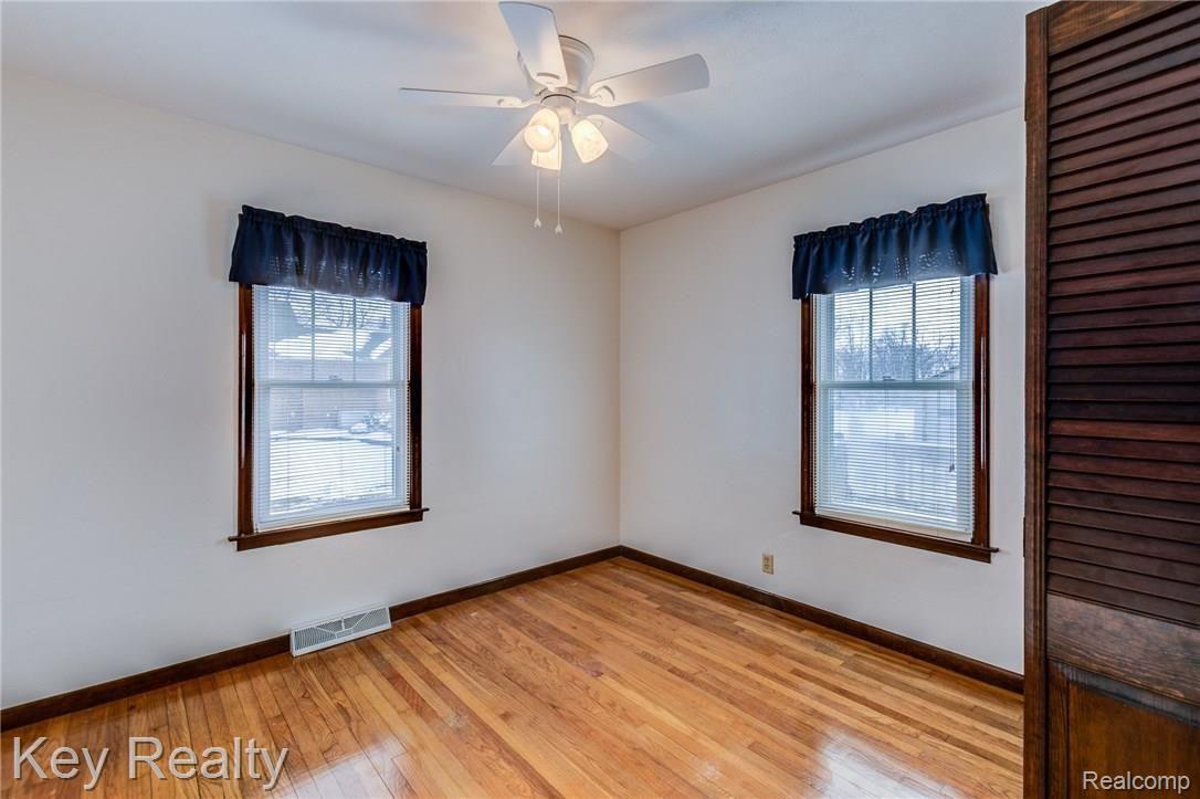 2911 North Custer Road Monroe, MI 48162 - Photo 10 of 28 2911 North Custer-037HDR_2048px.jpg