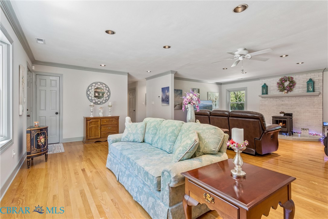5585 Ware Neck Road Gloucester, VA 23061 - Photo 7 of 46