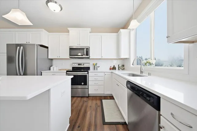 $440,000 | 10786 Retreat Lane, Woodbury, MN 55129