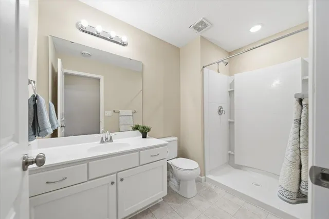 $440,000 | 10786 Retreat Lane, Woodbury, MN 55129