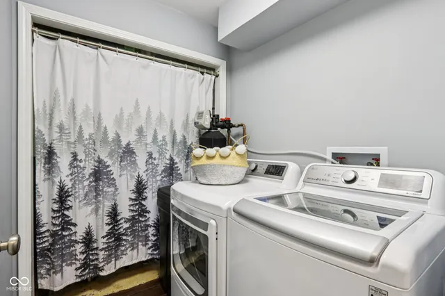 $389,000 | 7937 Castle Lake Road, Indianapolis, IN 46256