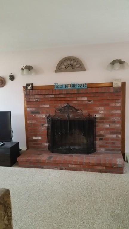 218 Charge Pond Road Wareham, MA 02571 - Photo 8 of 18 Gallery Image 8