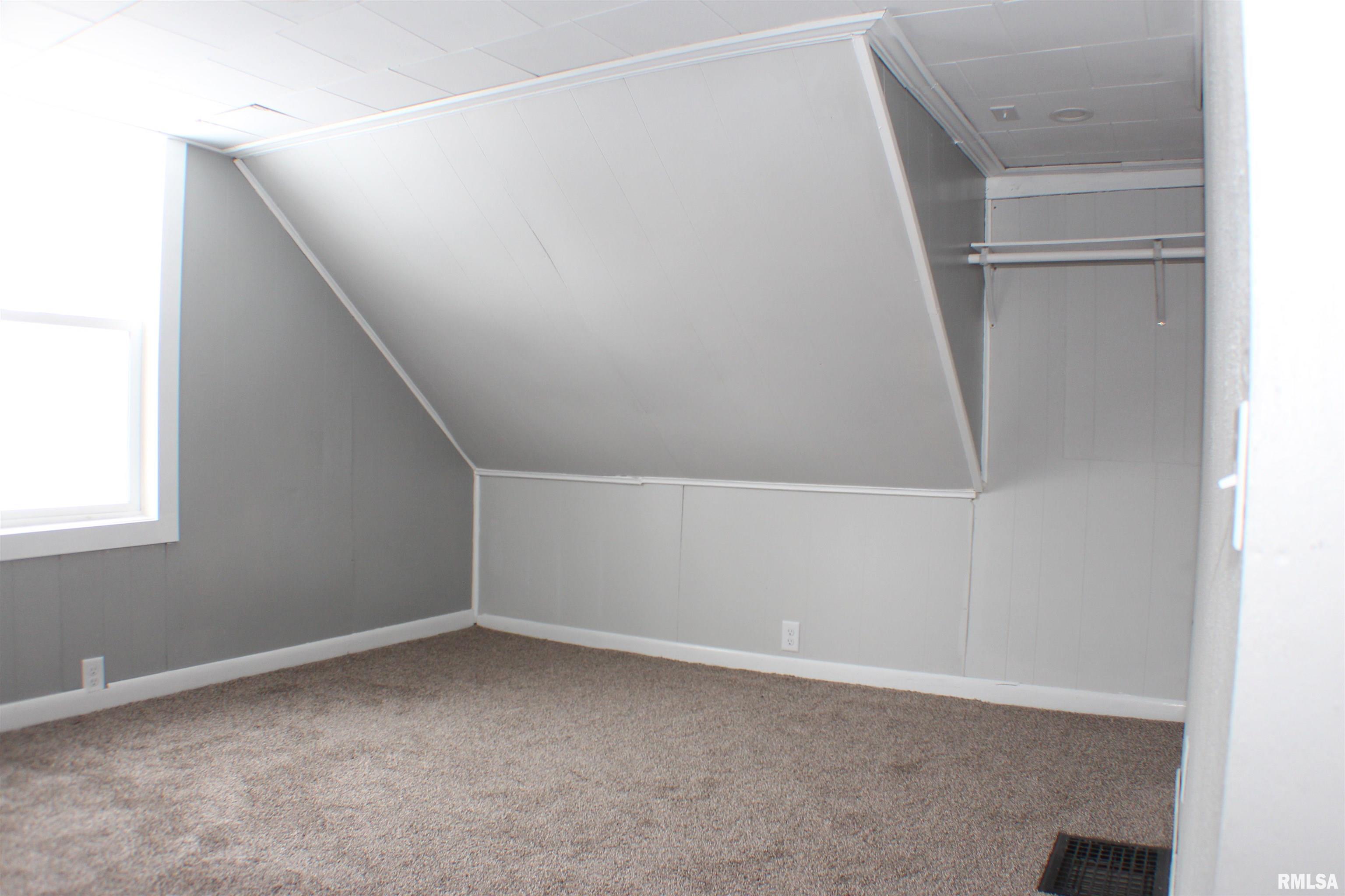 3925 12th Street Moline, IL 61265 - Photo 12 of 18 Gallery Image 12