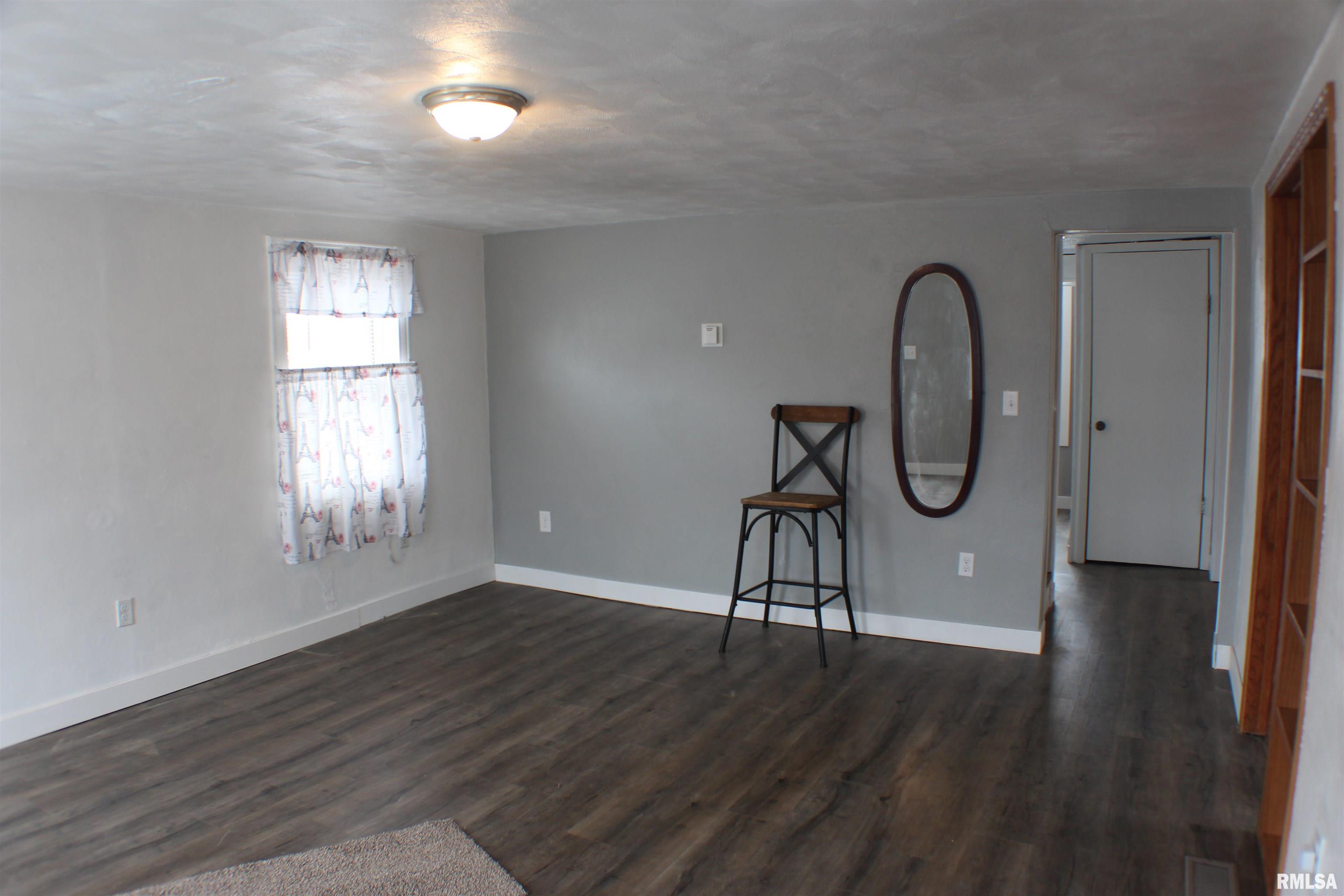 3925 12th Street Moline, IL 61265 - Photo 2 of 18 Gallery Image 2