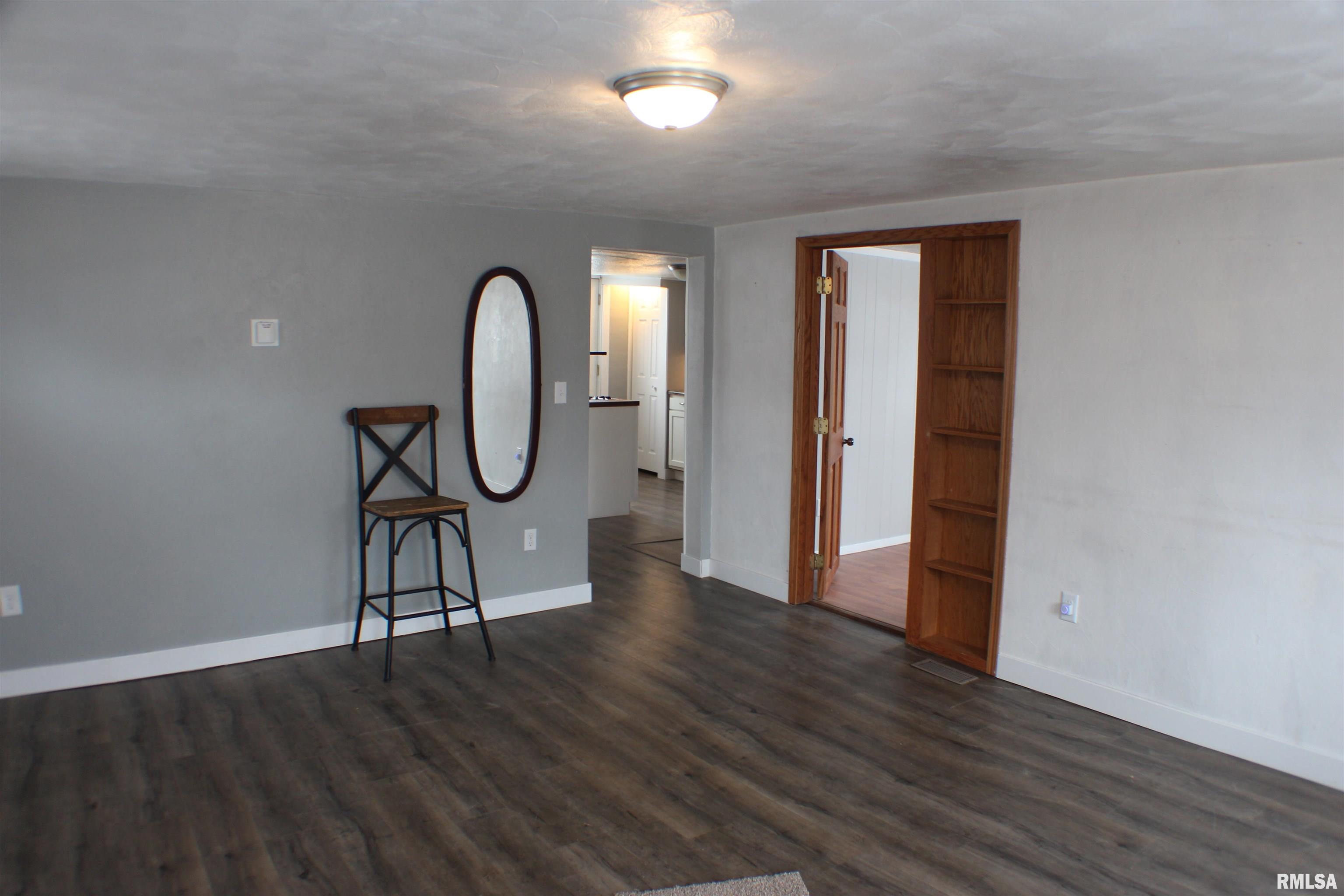 3925 12th Street Moline, IL 61265 - Photo 3 of 18 Gallery Image 3