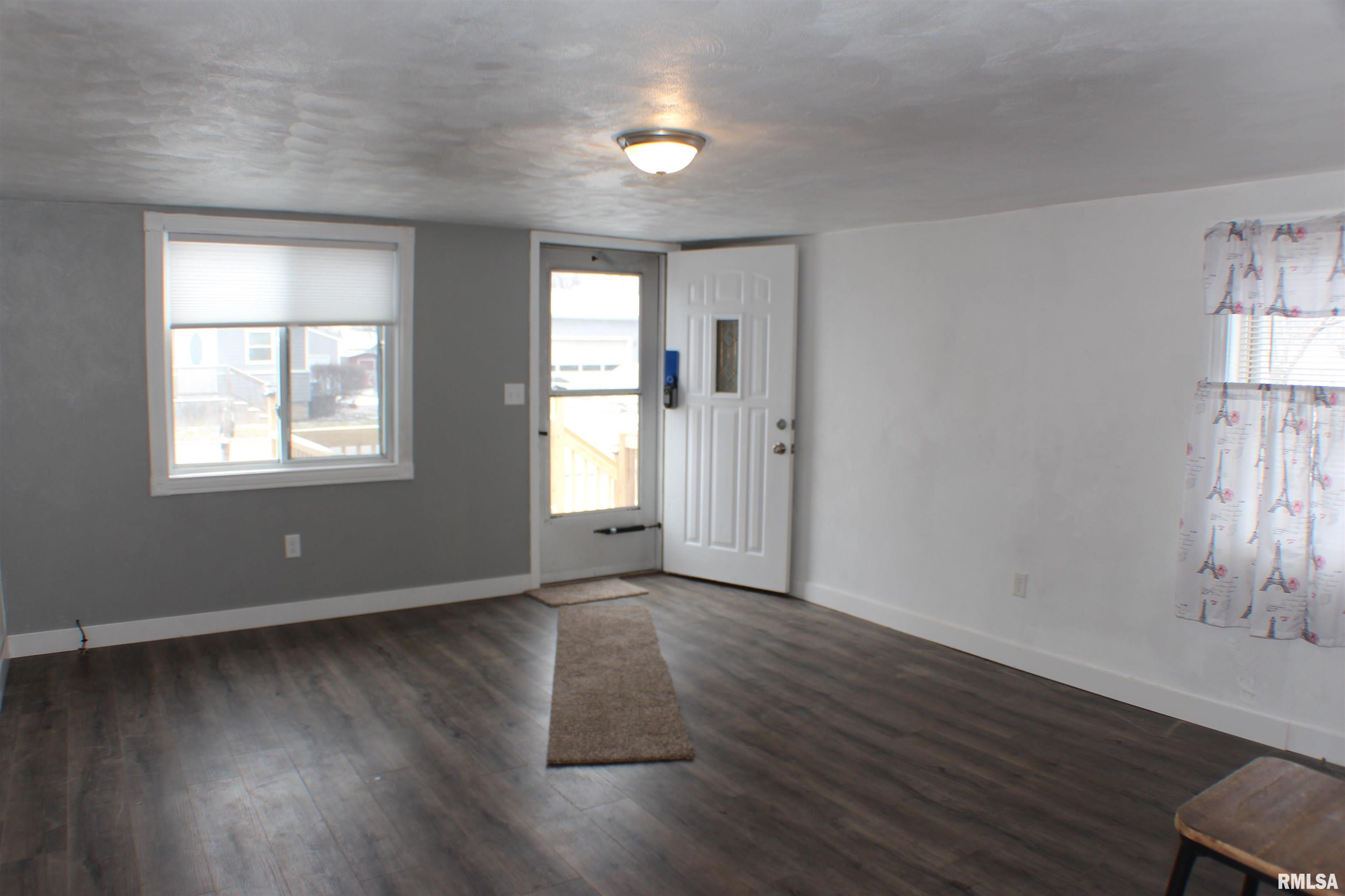 3925 12th Street Moline, IL 61265 - Photo 4 of 18 Gallery Image 4