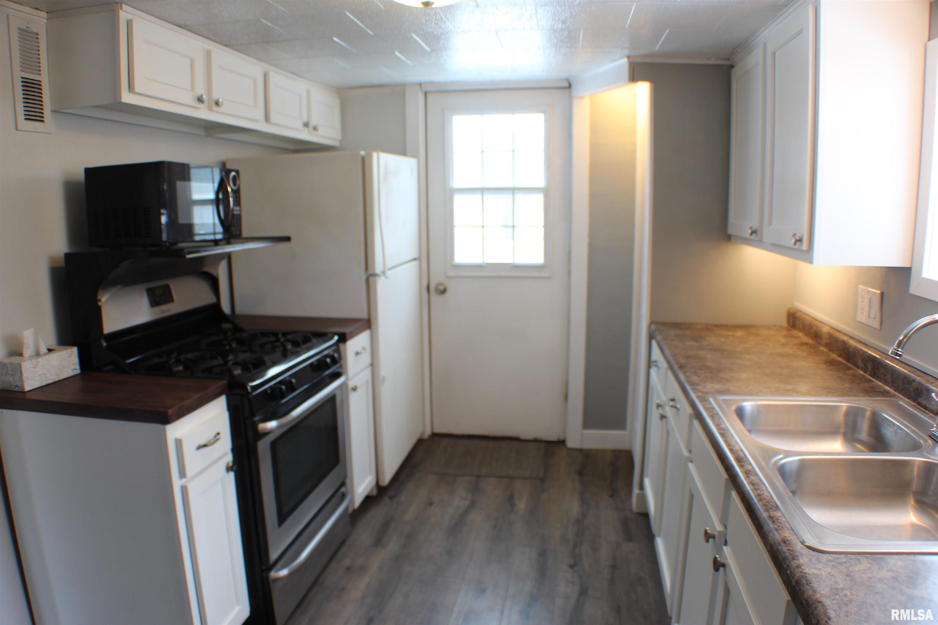 3925 12th Street Moline, IL 61265 - Photo 7 of 18 Gallery Image 7