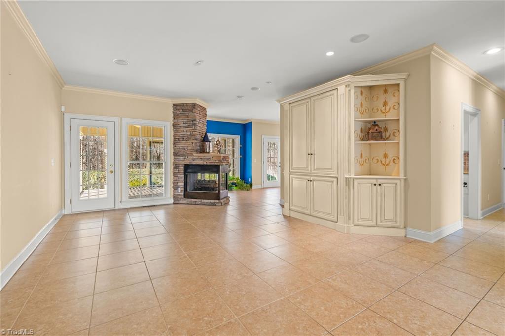 2365 Addison Boulevard High Point, NC 27262 - Photo 9 of 39