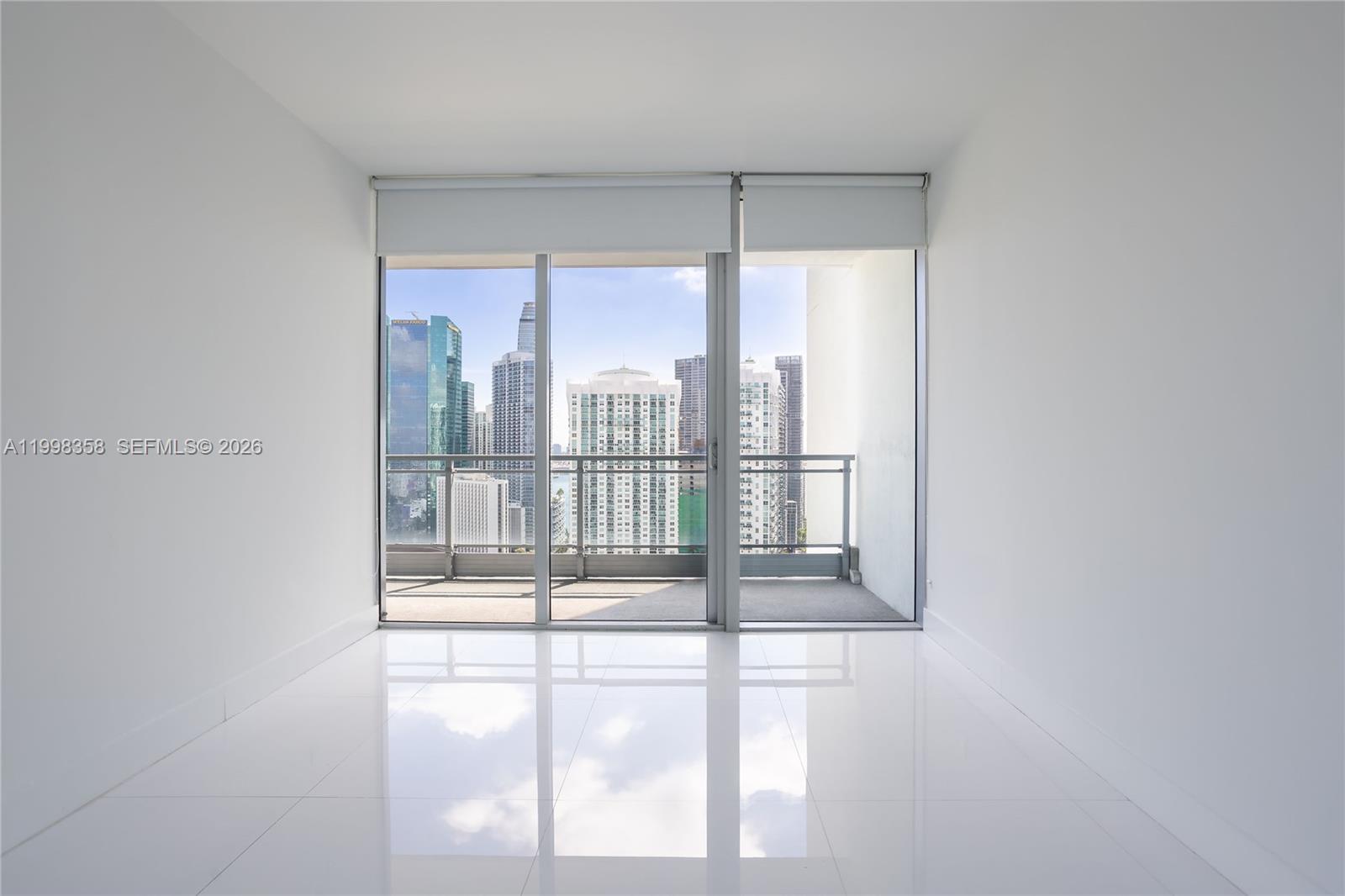 92 Southwest 3rd Street, Unit 3512 Miami, FL 33130 - Photo 14 of 67 a room with a large window