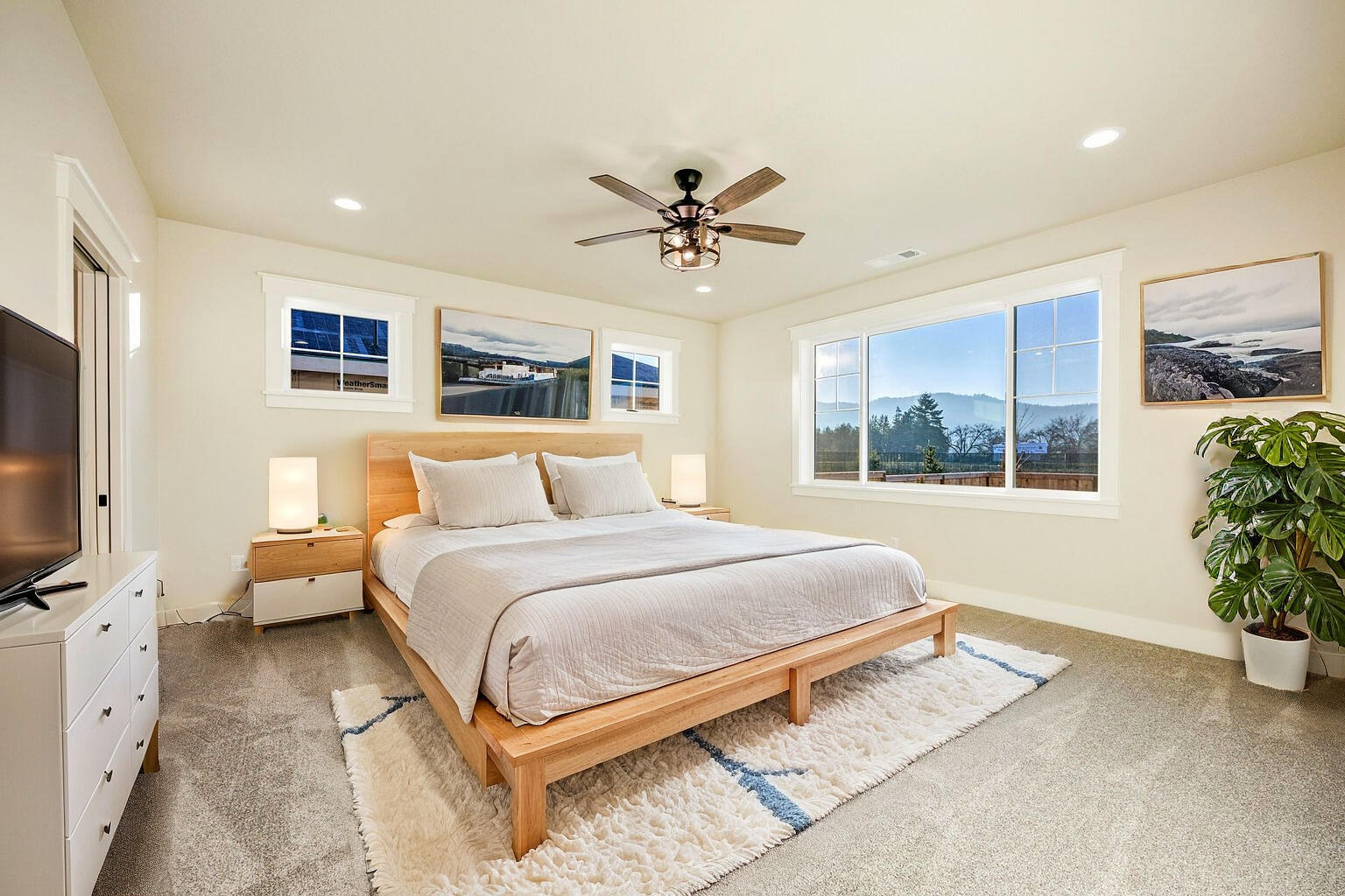 1409 River Run Street Central Point, OR 97502 - Photo 35 of 83 1409-5 - Bedroom - Scandinavian - 8