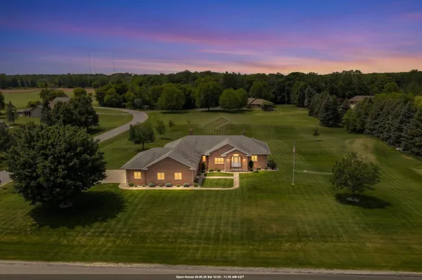 $814,900 | 3093 Fascination Drive, Green Bay, WI 54311