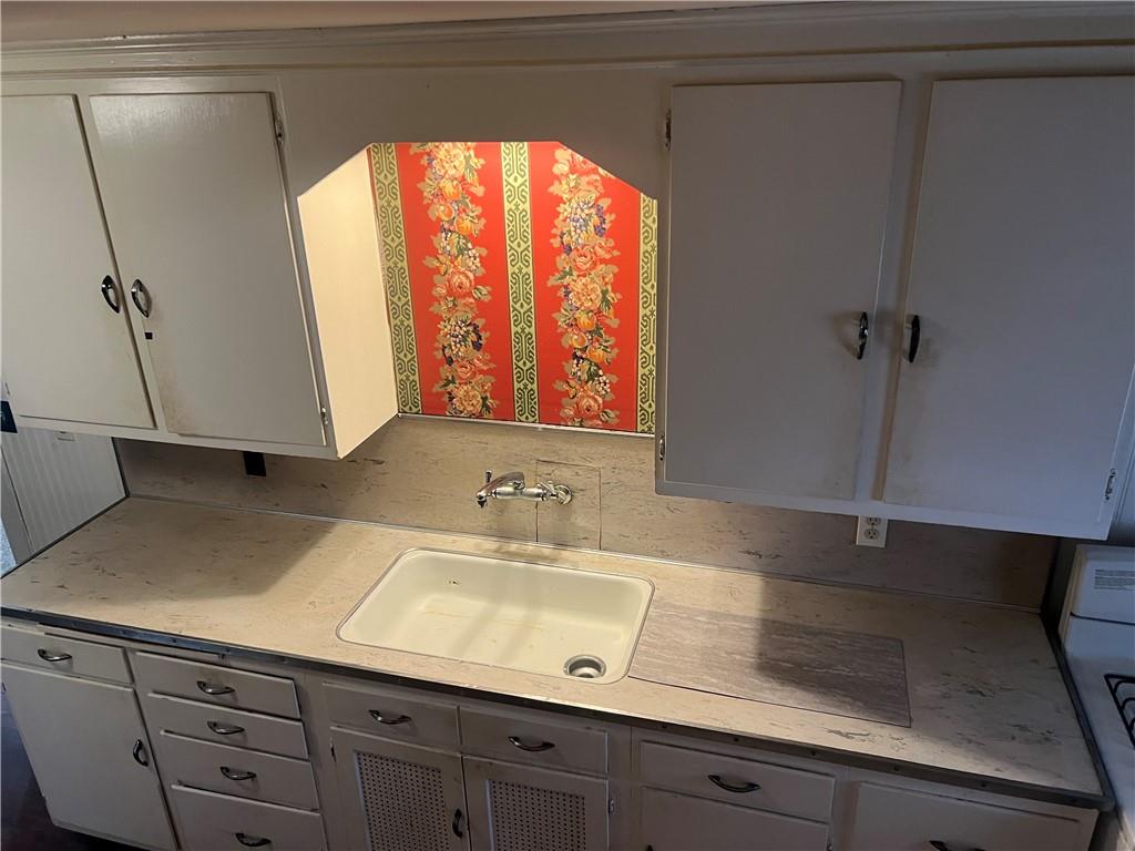 4507 Blue Ridge Boulevard Kansas City, MO 64133 - Photo 13 of 23