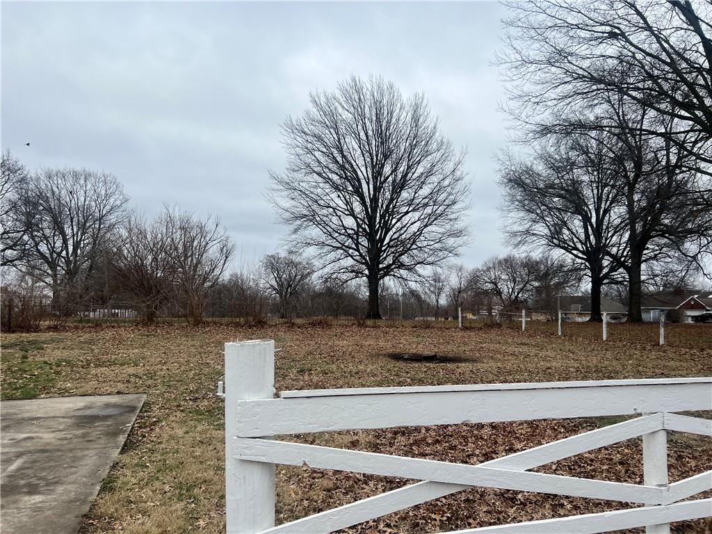 4507 Blue Ridge Boulevard Kansas City, MO 64133 - Photo 3 of 23