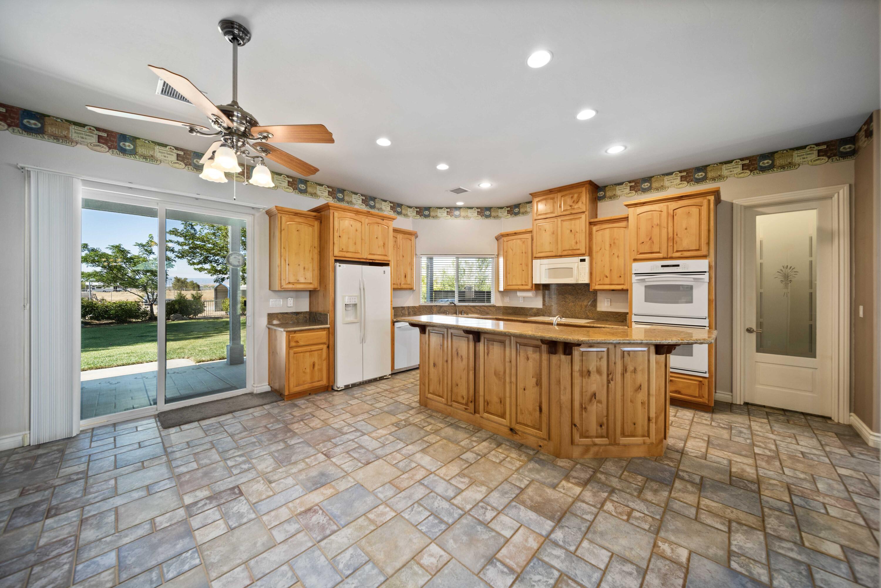 6710 Dogwood Avenue Rosamond, CA 93560 - Photo 15 of 41 6710 Dogwood Ave Rosamond-15