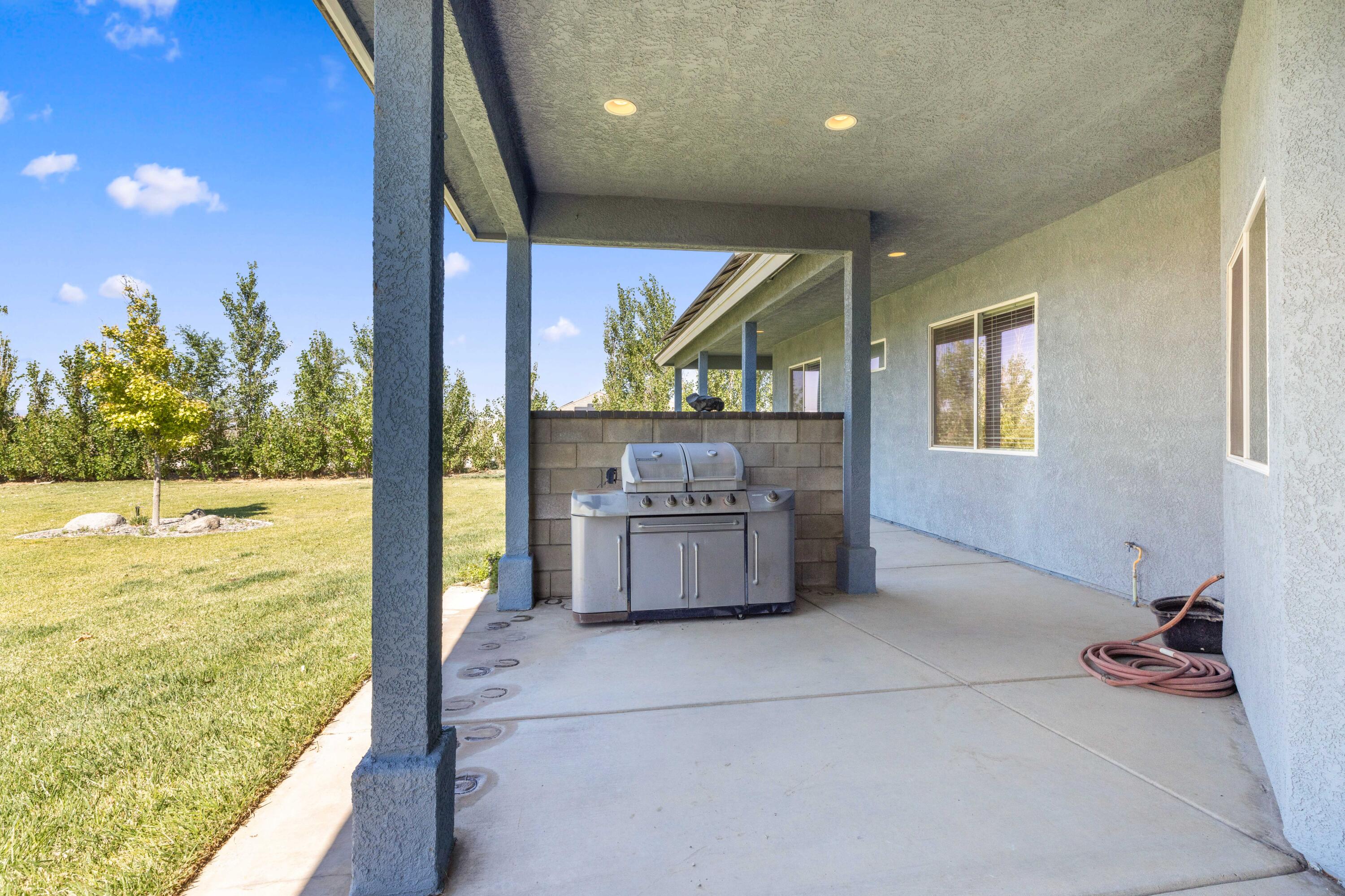 6710 Dogwood Avenue Rosamond, CA 93560 - Photo 33 of 41 6710 Dogwood Ave Rosamond-33