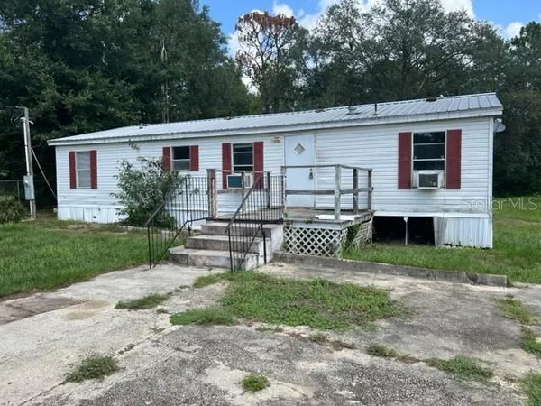 $1,300 | 126 Switzerland Street, Interlachen, FL 32148