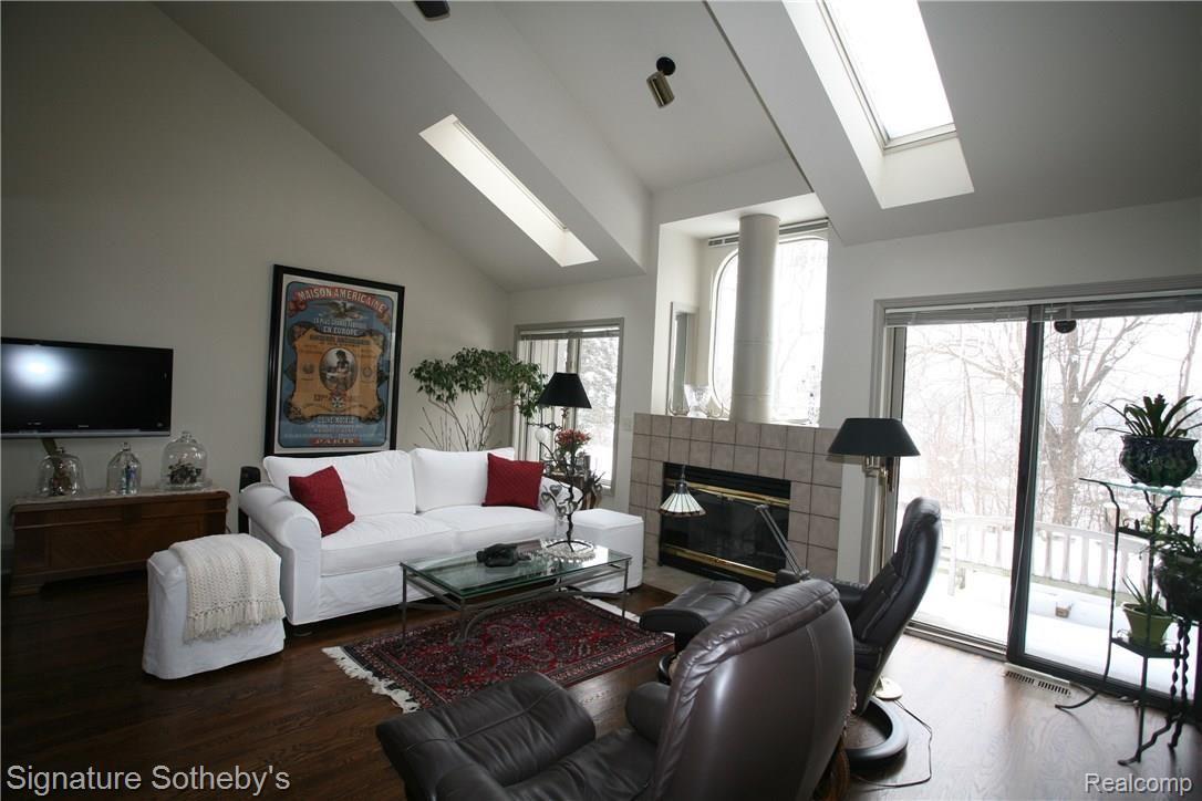 6620 Clarkston Road Clarkston, MI 48346 - Photo 13 of 72 Let the Sun Shine In!