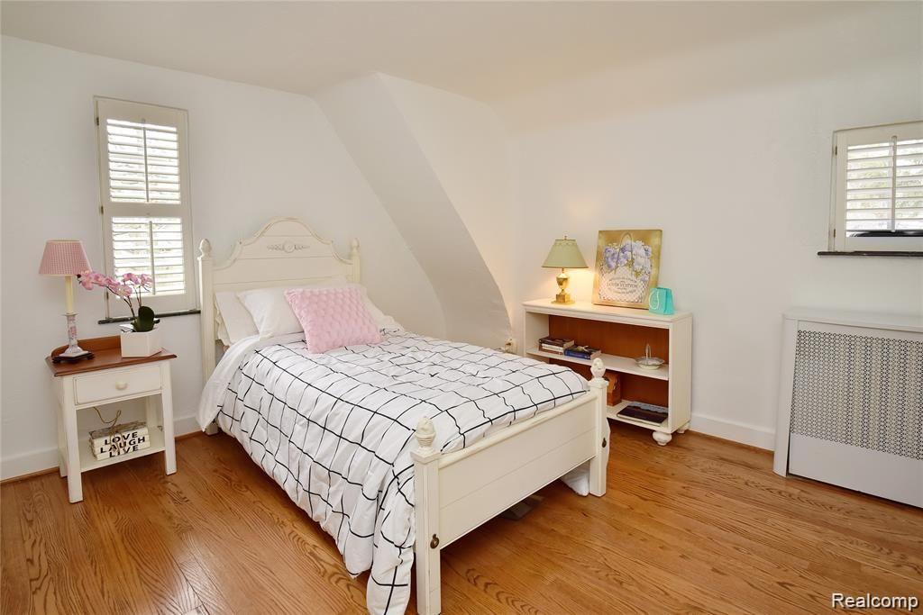 492 Rivenoak Street Birmingham, MI 48009 - Photo 28 of 40 492 Rivenoak _28.JPG