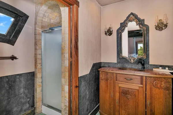$1,495,000 | 9848 West Us Highway, Fredericksburg, TX 78624