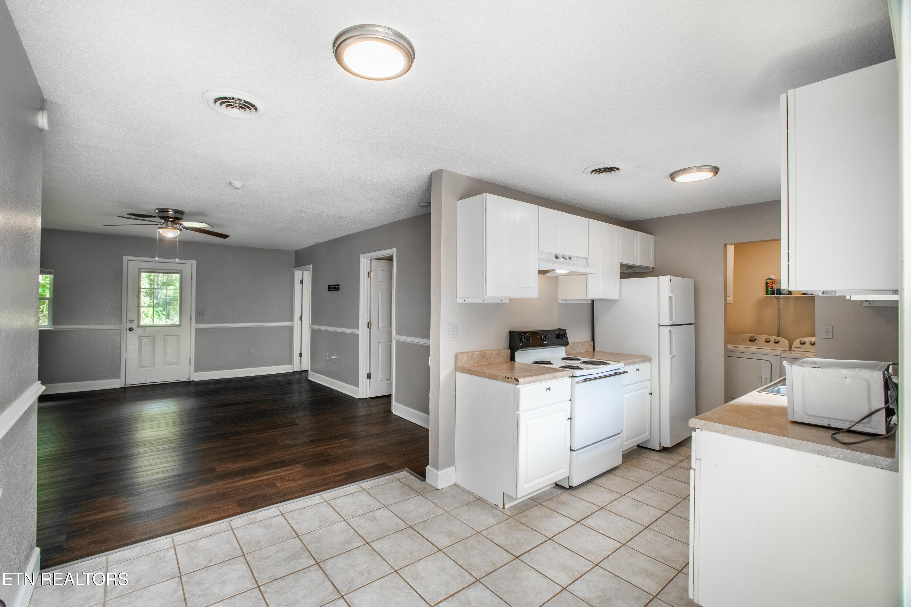 2841 Holiday Hills Road Kodak, TN 37764 - Photo 9 of 22 DSC04118-HDR